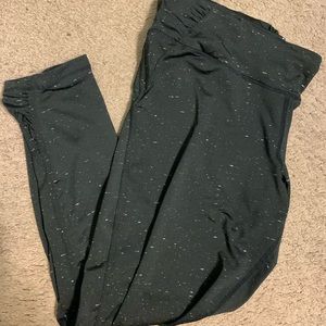 Black speckled athletic leggings